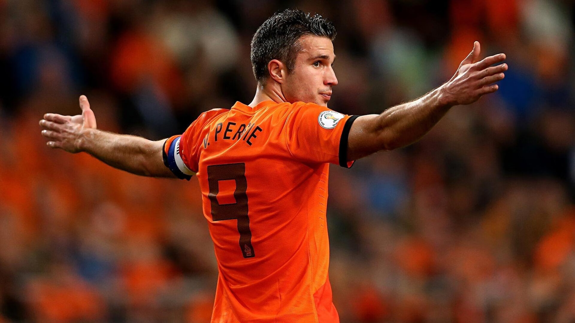 本土足球明星温情助力青少年发展计划，足球明星 受欢迎